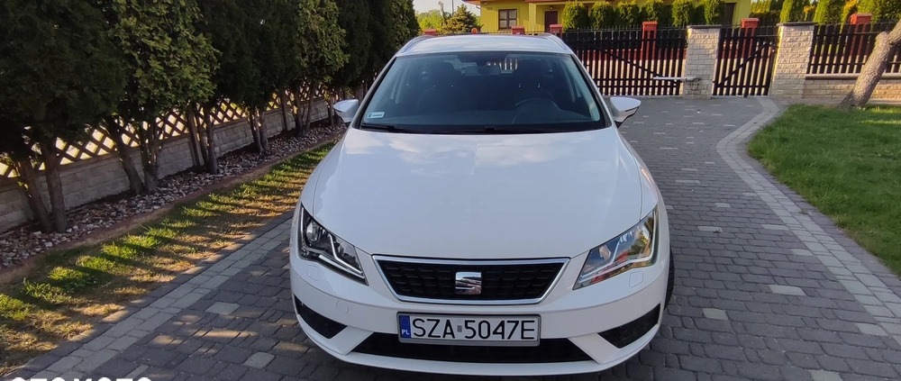 Seat Leon cena 49500 przebieg: 120500, rok produkcji 2017 z Poręba małe 172